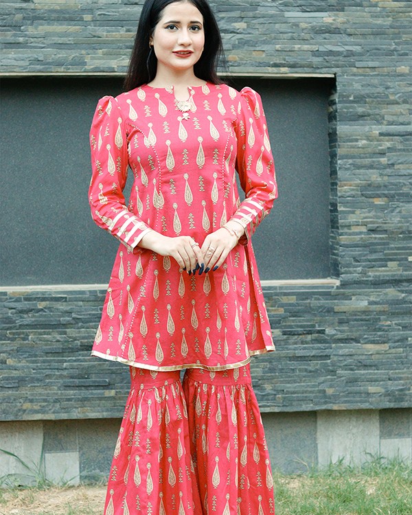 Ghulabi gharara (2 piece)